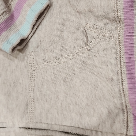 Toddler girl Gap sweatshirt - Picture 4 of 6